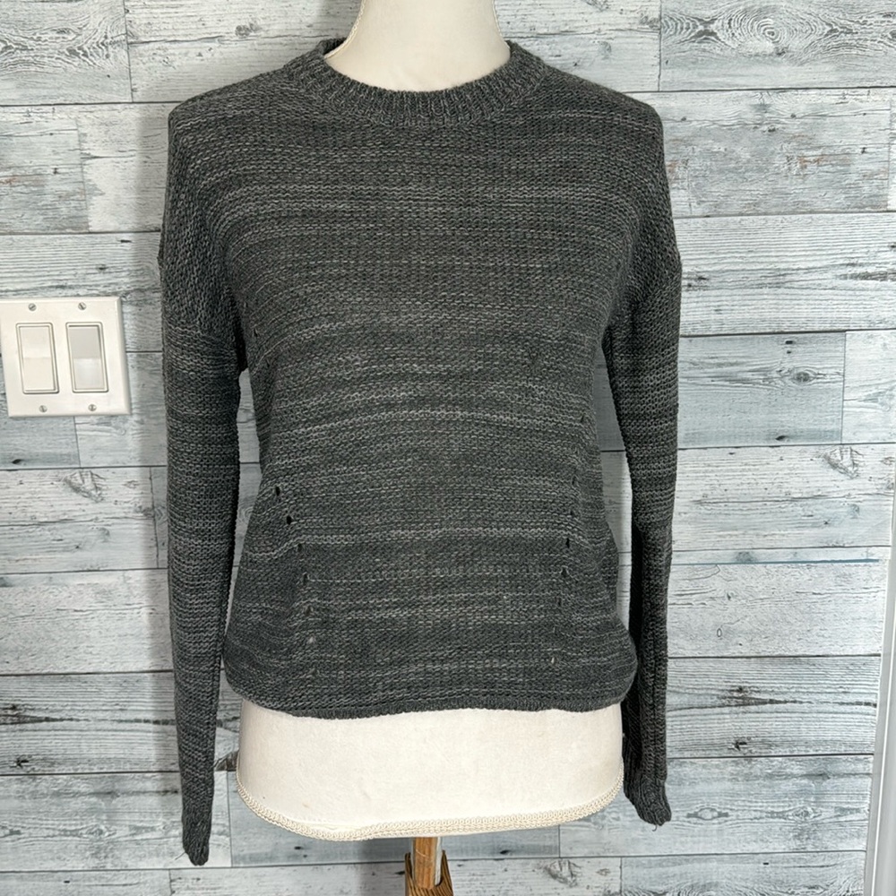 DON’T ASK WHY GRAY CROP SWEATER